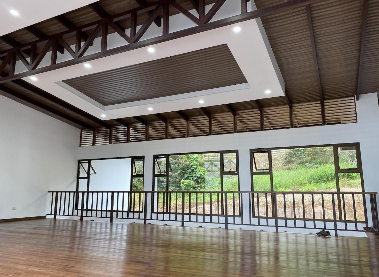 Arte De Plumas Birding Lodge Cartago Exterior photo