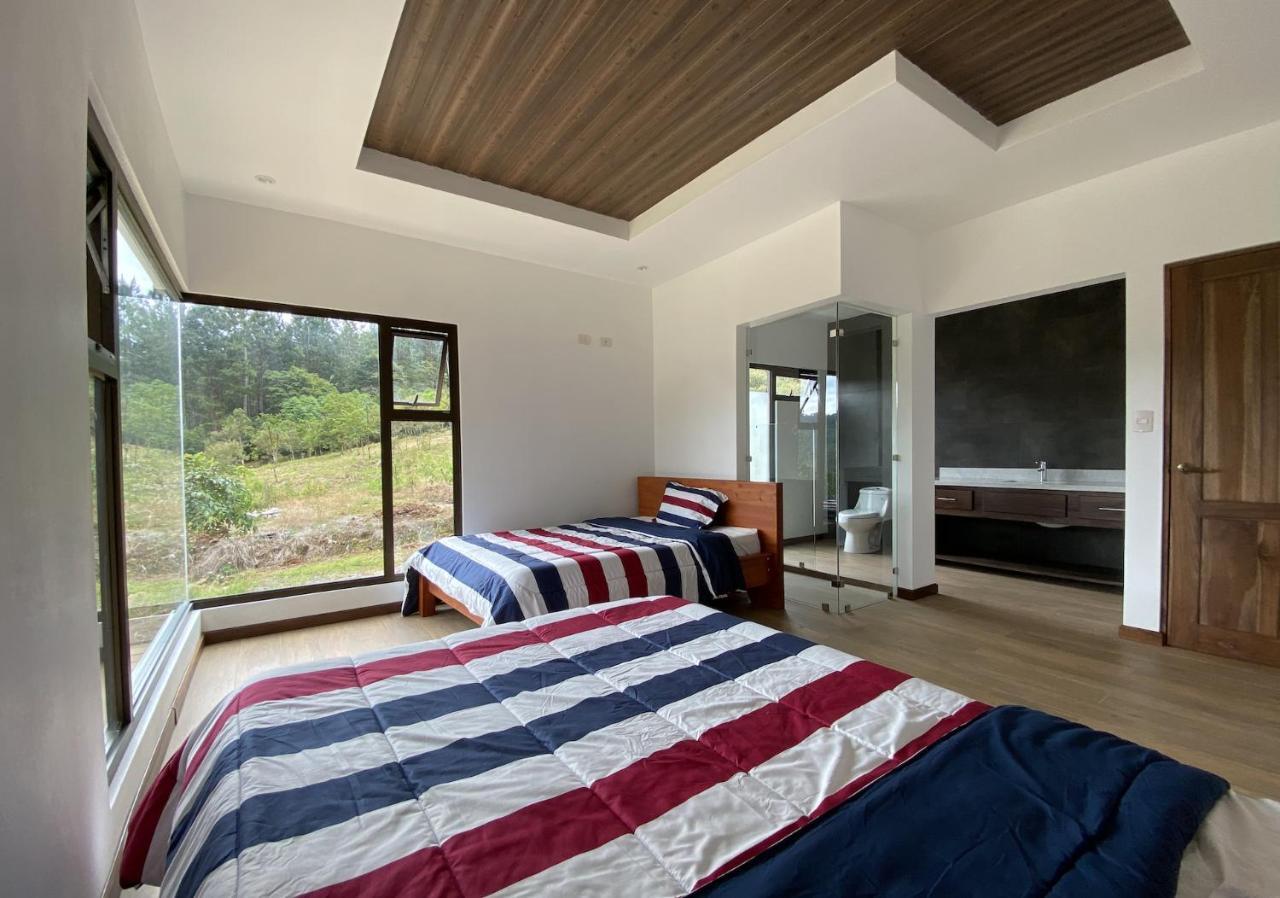 Arte De Plumas Birding Lodge Cartago Exterior photo