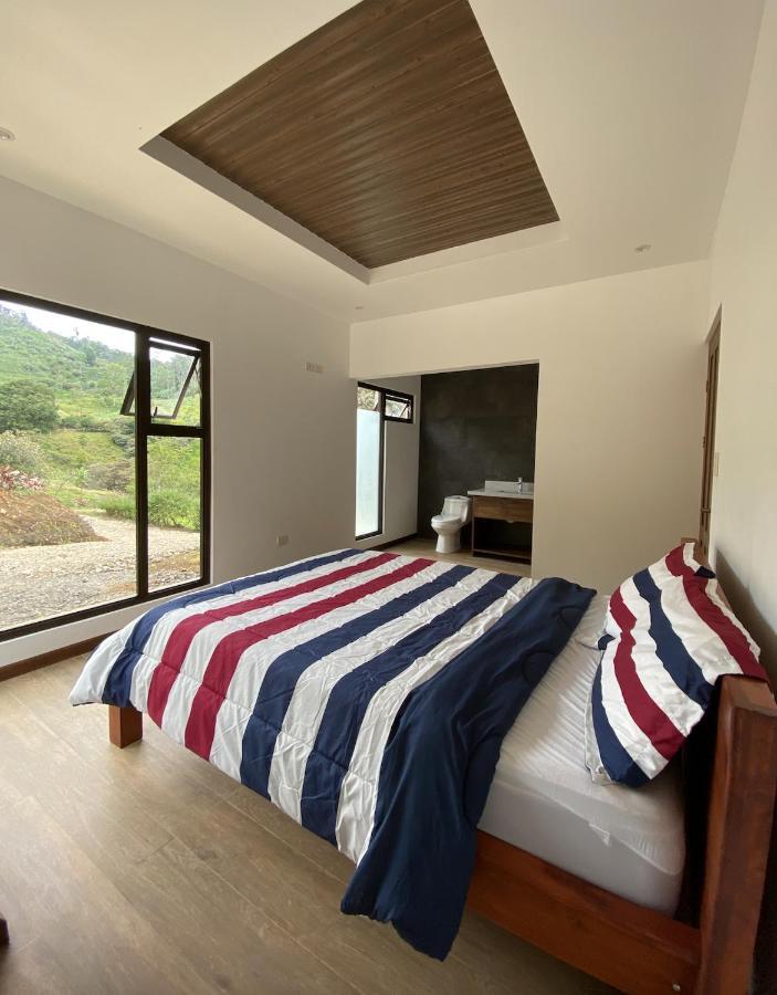 Arte De Plumas Birding Lodge Cartago Exterior photo